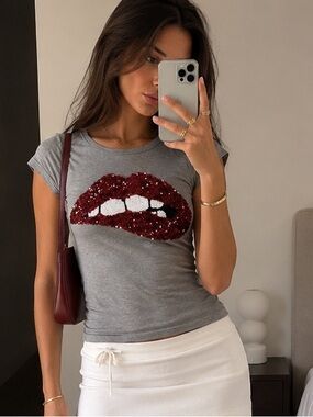 H&M Grey Graphic T-Shirt Red Sequin Lips Graphic Tee Short Sleeve Casual  Size S